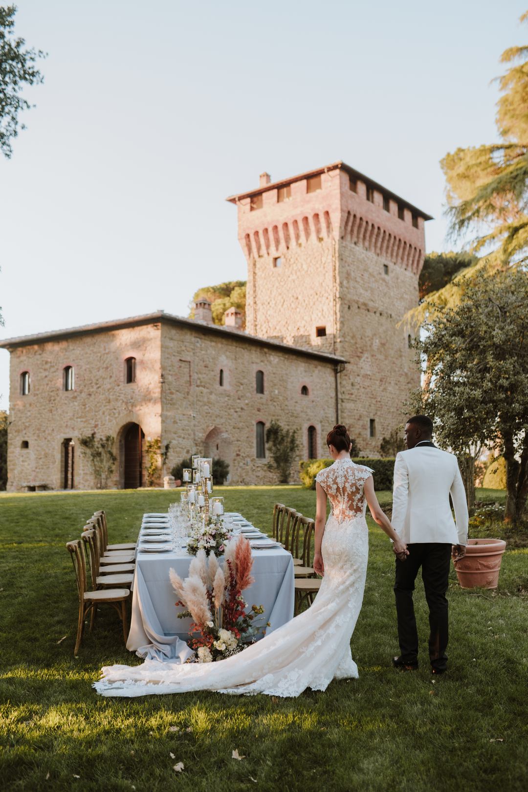 matrimonio villa con piscina vista lago in umbria